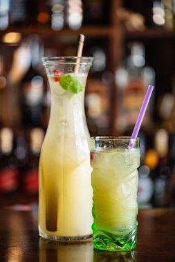 taze kokteyl barda, yakın çekim
