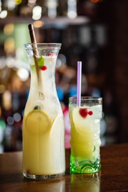 taze kokteyl barda, yakın çekim