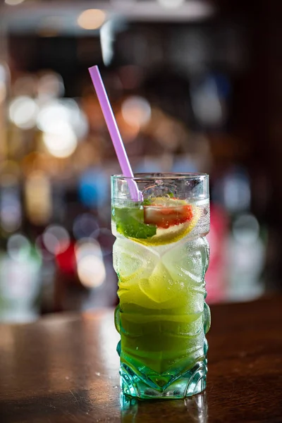 taze kokteyl barda, yakın çekim