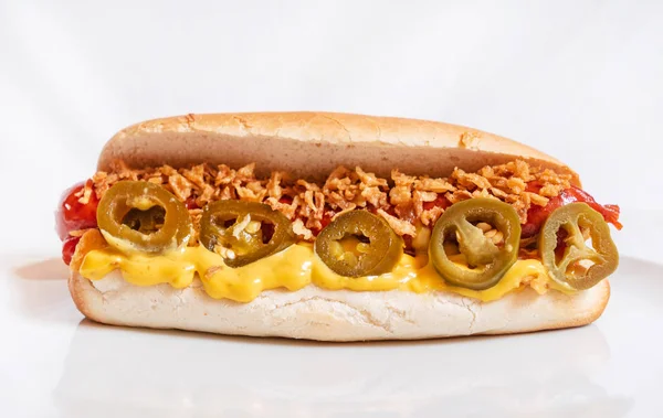 Sosisli sandviç soslu, yakın çekim