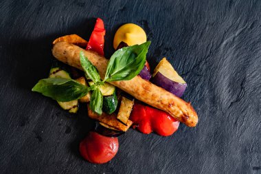 Sosisli makarna, yakın çekim