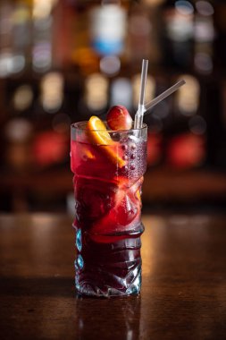 kokteyl barda, yakın çekim