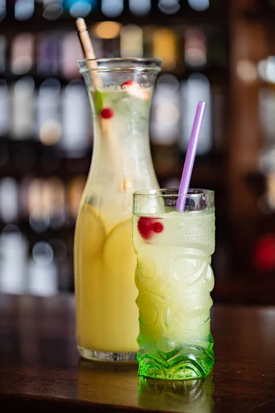 Fresh Summer Cocktail Bar Close — Stock Photo, Image