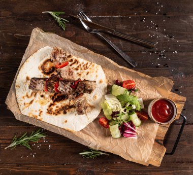 kebap soslu dana, yakın çekim