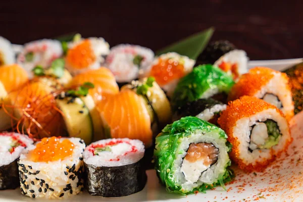 Sushi Set Con Salsa Soia Primo Piano — Foto Stock