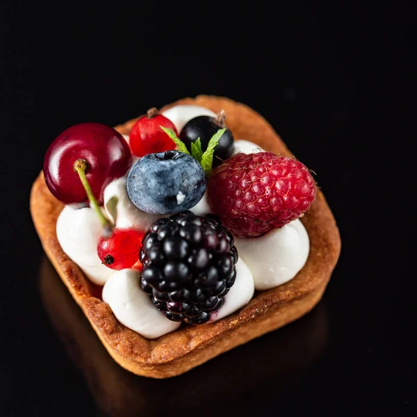 Torta Com Frutas Close — Fotografia de Stock