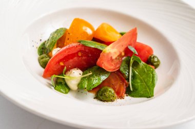 taze İtalyan salatası, yakın