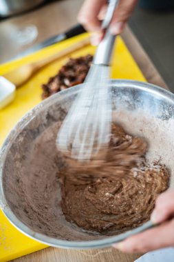 Şef, iş yerinde yakın çekim