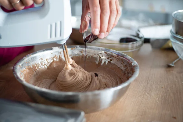 Chef Faisant Gâteau Gros Plan — Photo