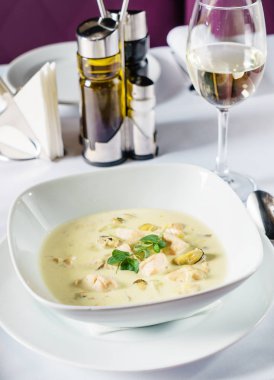 balık çorbası restoranda, yakın çekim