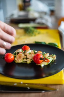 iş yerinde, erkek aşçı yakın çekim