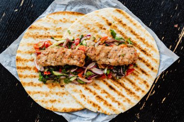 salata, ızgara Kebap yakın çekim