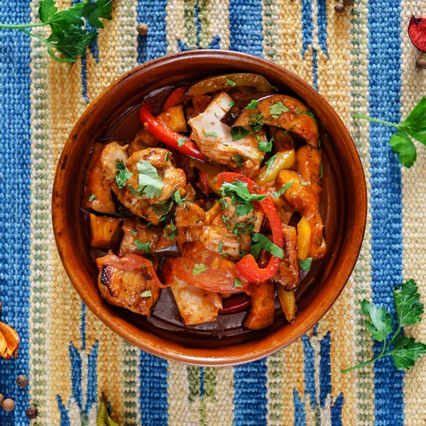 sebze ile tavuk, yakın çekim