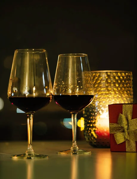 赤ワインとキャンドル クローズ アップ — ストック写真