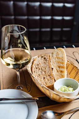 ekmek ve şarap, yakın çekim