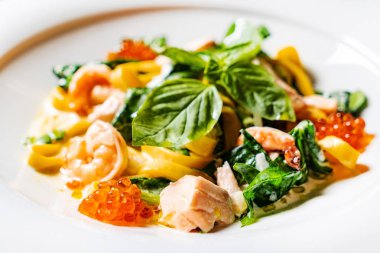 lezzetli deniz ürünleri makarna, yakın