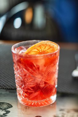 kokteyl barda, yakın çekim