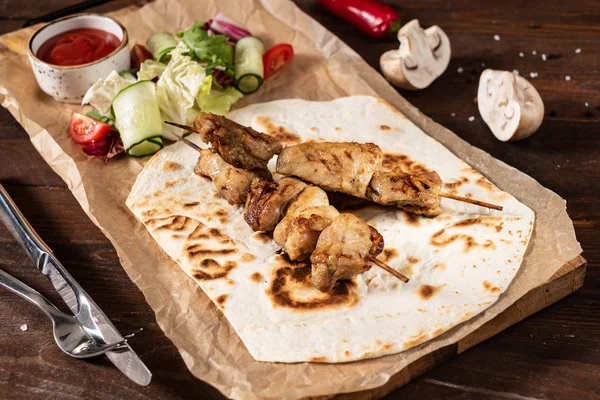 Kebab Pollo Con Ensalada Primer Plano — Foto de Stock