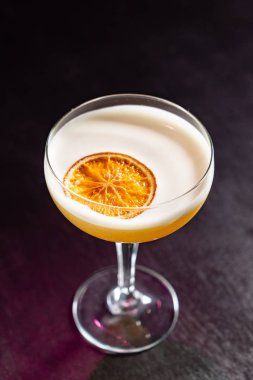 kokteyl barda, yakın çekim