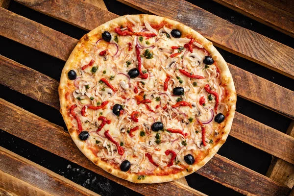 Pizza Med Oliver Närbild — Stockfoto