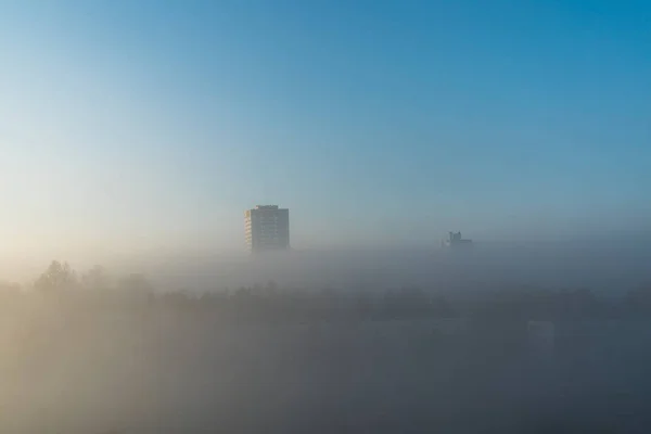 城市在朦胧日出 — 图库照片