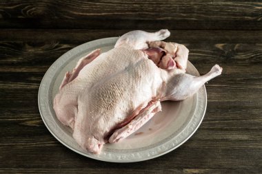 plaka üzerinde ham kaz yakın çekim