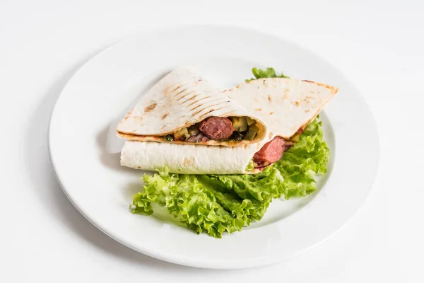 Sandwich Enveloppant Avec Saucisse Gros Plan — Photo