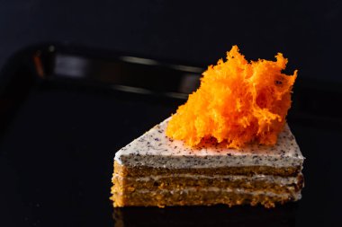 Havuçlu kek ile haşhaş tohumu, yakın çekim