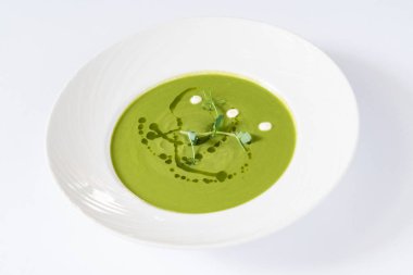 Brokoli kremalı çorba, yakın çekim.