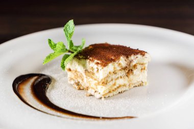 tiramisu pasta ile kahve, yakın çekim