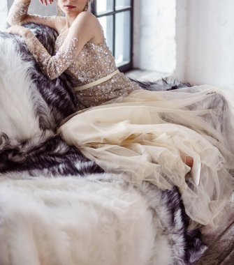 pencere yakın güzel gelin