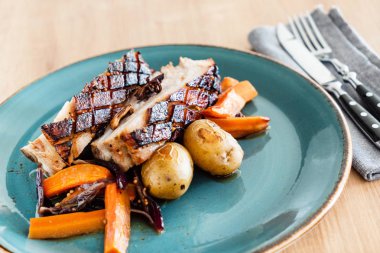 Döş patates ile yakın çekim