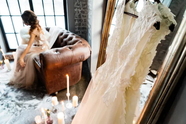 Красивая Невеста Помещении Позирует — стоковое фото