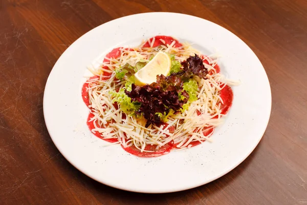 Carpaccio Con Queso Cerca — Foto de Stock