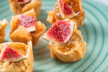 Noel aperatifler masada, yakın çekim