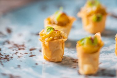 Noel aperatifler masada, yakın çekim