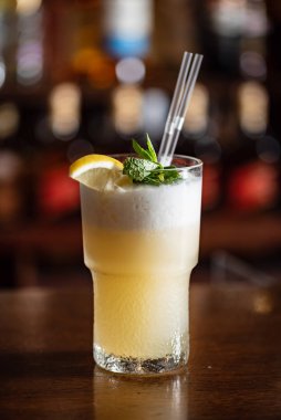 kokteyl barda, yakın çekim