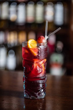 kokteyl barda, yakın çekim