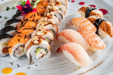 büyük sushi seti, yakın