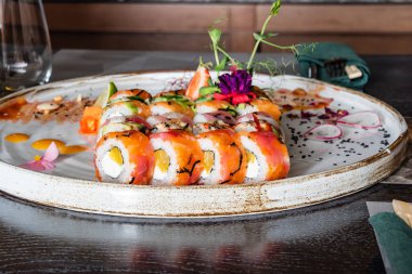 büyük sushi seti, yakın