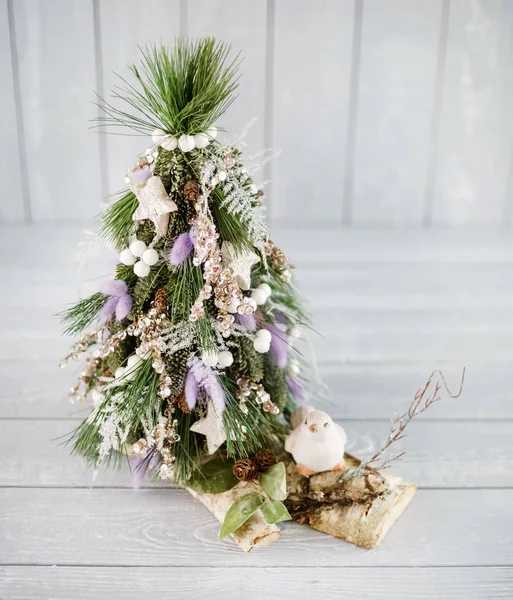 Árbol Navidad Sobre Fondo Madera —  Fotos de Stock