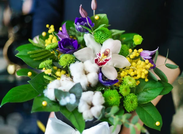 Nice Bouquet Hands Woman — Stock Photo, Image