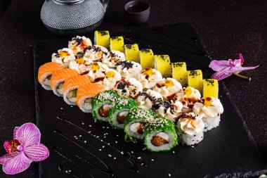 suşi siyah arka plan, yakın çekim