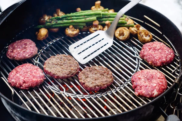 Gegrilde Cutles Met Groenten Close — Stockfoto