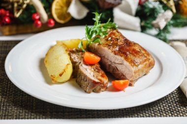 kaburga ile patates, yakın çekim