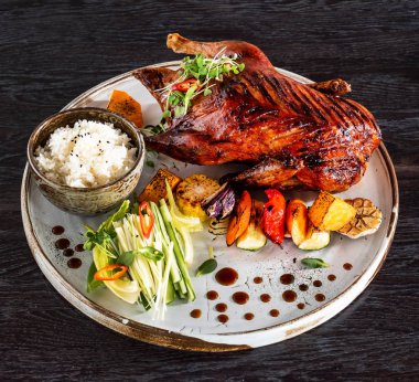 Noel ördek sebze ile kavrulmuş