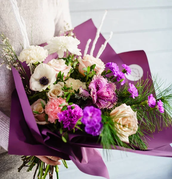 Nice Bouquet Hands Woman — Stock Photo, Image