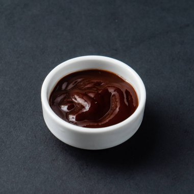 Barbekü sos kase, yakın çekim