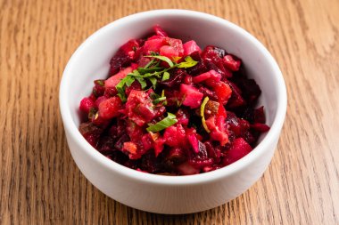 pancar salatası ile otlar, yakın çekim