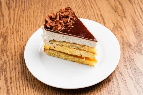초콜릿 케이크의 슬라이스의 클로즈업 — 스톡 사진